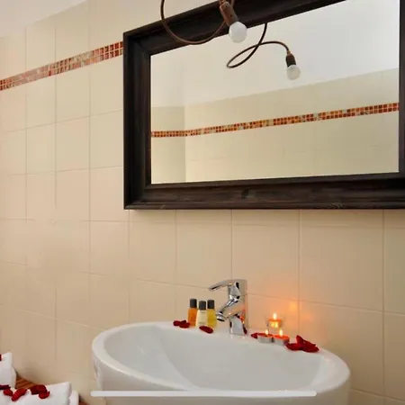 Guest house Vinicia, Pool, Jacuzzi, Airco Domaso