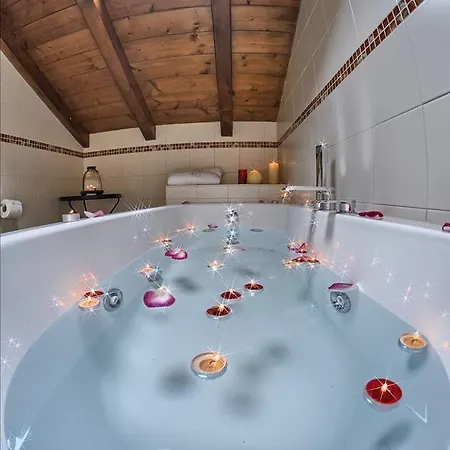 Vinicia, Pool, Jacuzzi, Airco 4*