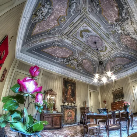 Vinicia, Pool, Jacuzzi, Airco Vendégház 4*