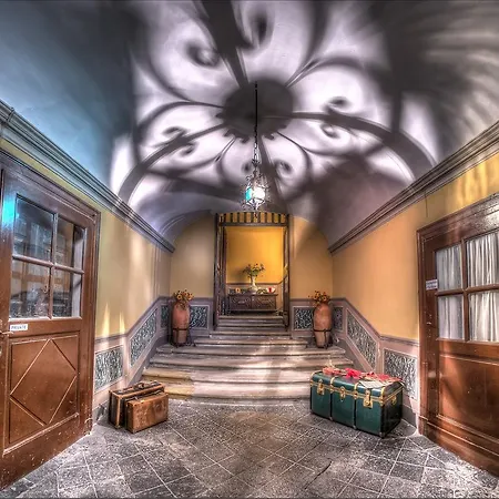 Vinicia, Pool, Jacuzzi, Airco Guest house Domaso