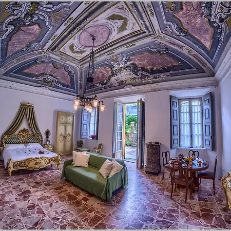 Vinicia, Pool, Jacuzzi, Airco Guest house Domaso