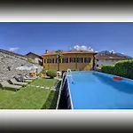 Vinicia, Pool, Jacuzzi, Airco 4* Domaso