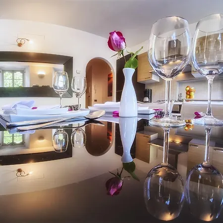 Vinicia, Pool, Jacuzzi, Airco Gæstehus *