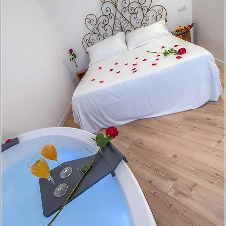 Vinicia, Pool, Jacuzzi, Airco Penzion *