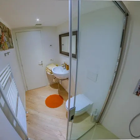 Vinicia, Pool, Jacuzzi, Airco Domaso