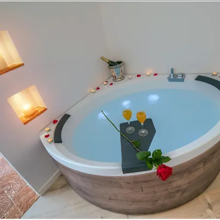 Vinicia, Pool, Jacuzzi, Airco