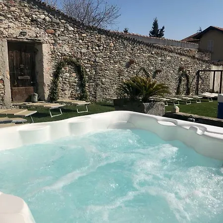 Vinicia, Pool, Jacuzzi, Airco 4* Domaso