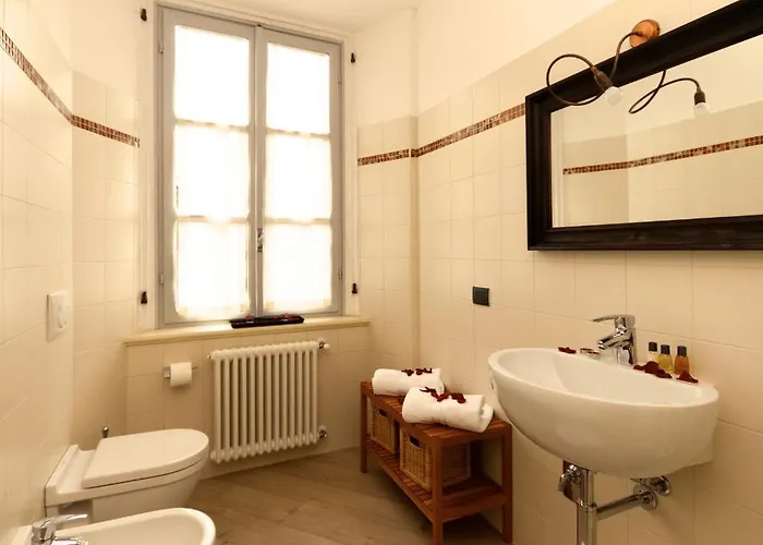 Vinicia, Pool, Jacuzzi, Airco 4* Domaso