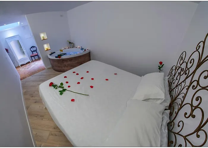 Vinicia, Pool, Jacuzzi, Airco Πανσιόν 4*