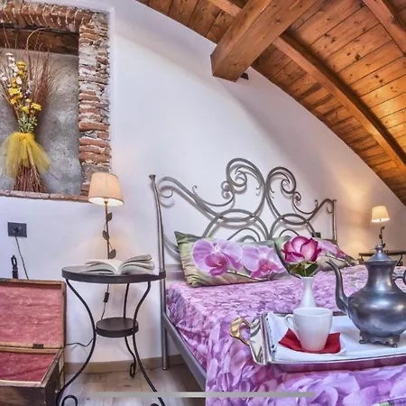 Vinicia, Pool, Jacuzzi, Airco Penzion Domaso