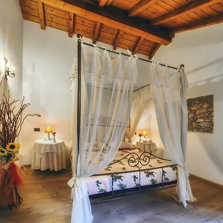 Vinicia, Pool, Jacuzzi, Airco 4* Domaso