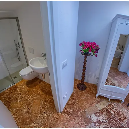 Vinicia, Pool, Jacuzzi, Airco Penzion 4*