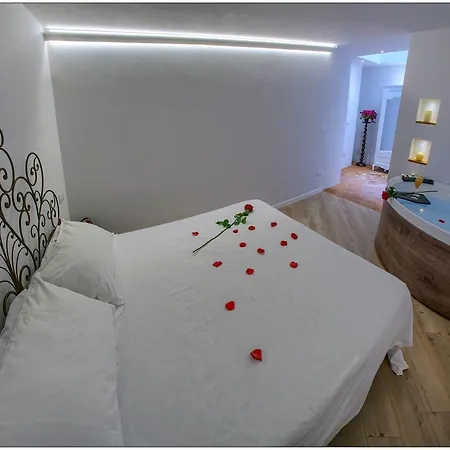 Vinicia, Pool, Jacuzzi, Airco Penzion 4*