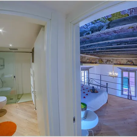 Vinicia, Pool, Jacuzzi, Airco Penzion Domaso