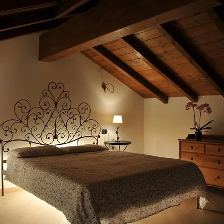 Vinicia, Pool, Jacuzzi, Airco 4* Domaso