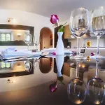 Vinicia, Pool, Jacuzzi, Airco בית הארחה 4*