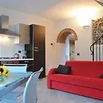 בית הארחה Vinicia, Pool, Jacuzzi, Airco דומאסו