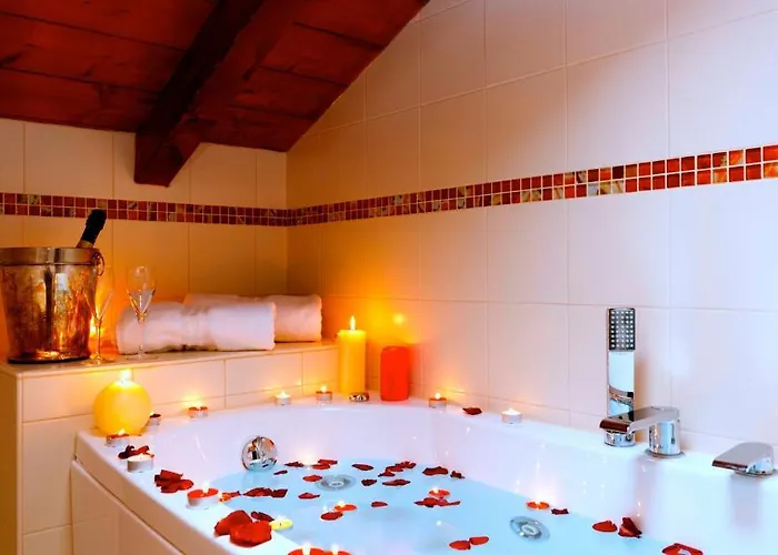 Vinicia, Pool, Jacuzzi, Airco בית הארחה